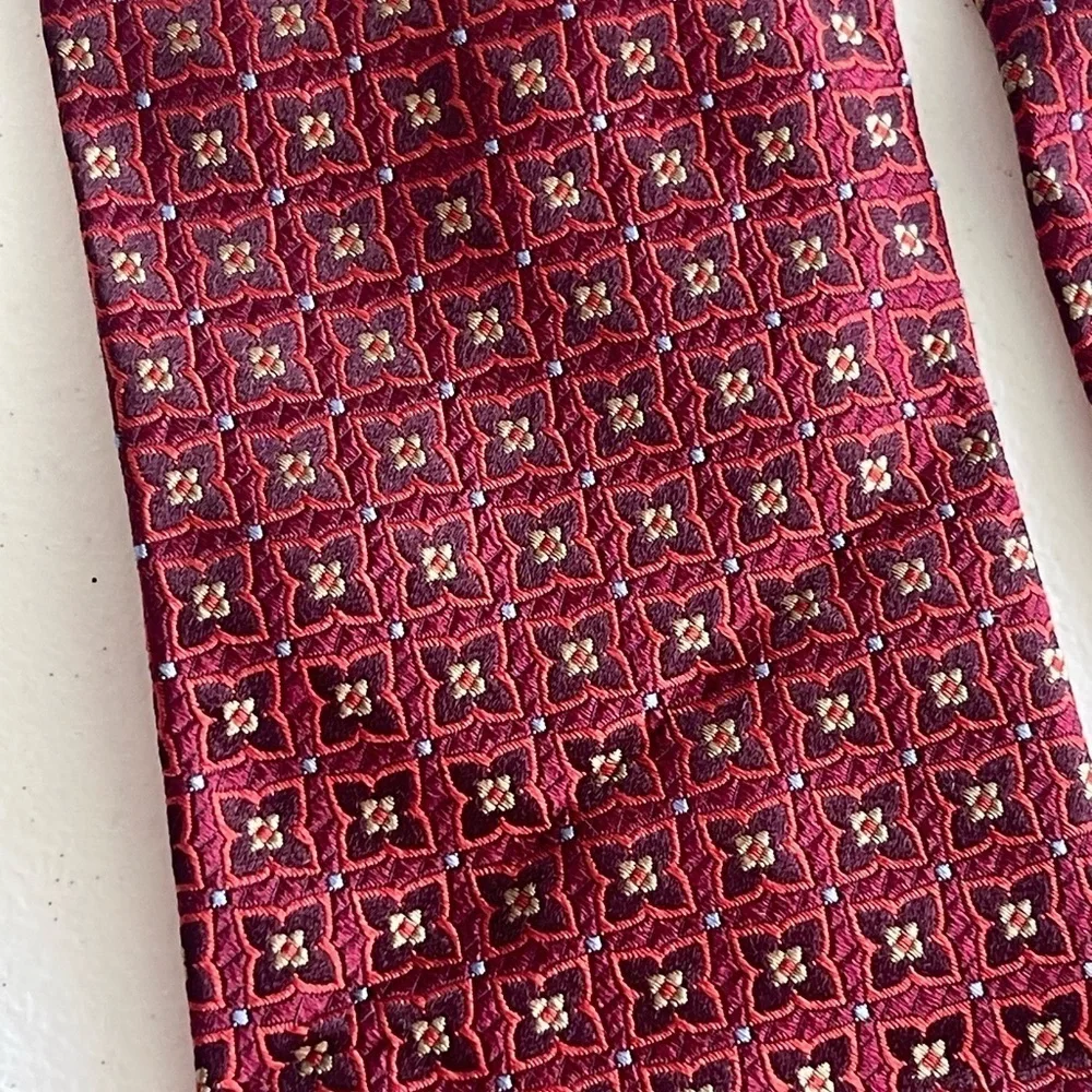 Hart Schaffner Marx imported silk red tie